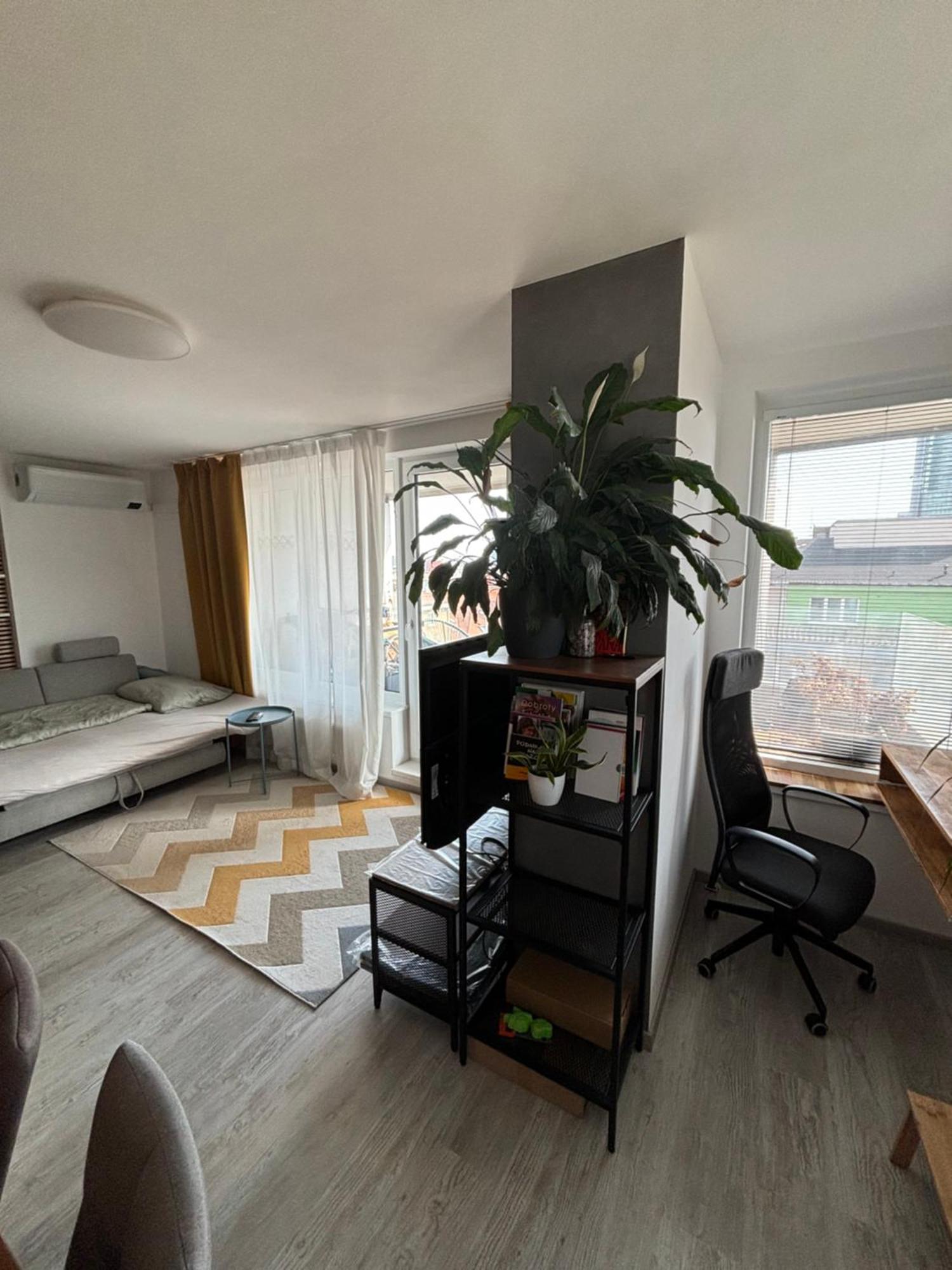 Premiere Apartment Bratislava - Private Parking Экстерьер фото